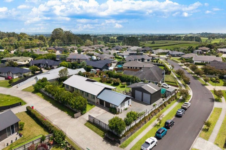 Photo of property in 2 Tavarnya Way, Patumahoe, Pukekohe, 2679