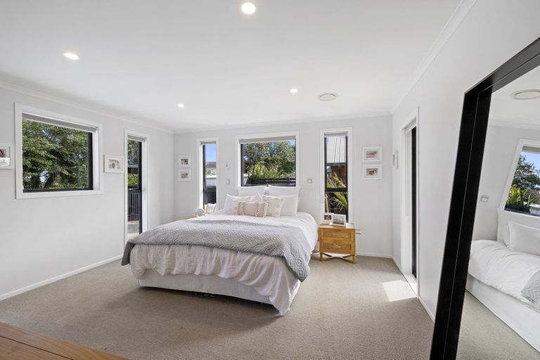 Photo of property in 304 Mangorei Road, Merrilands, New Plymouth, 4312