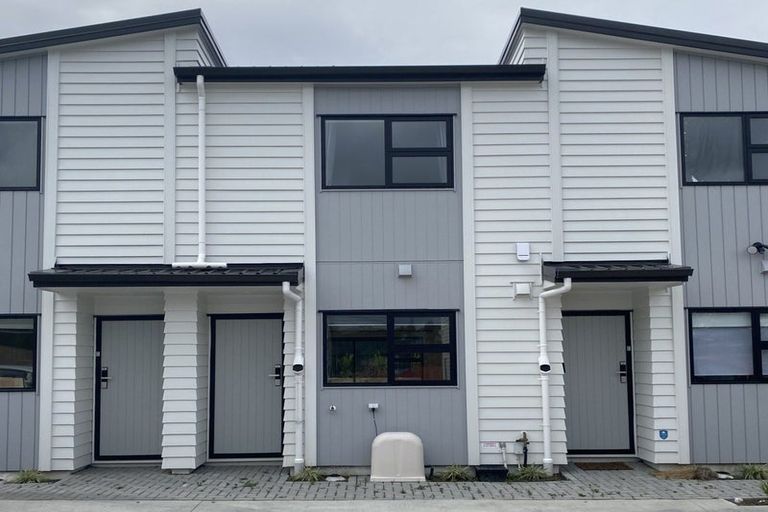 Photo of property in 96d Triangle Road, Massey, Auckland, 0614