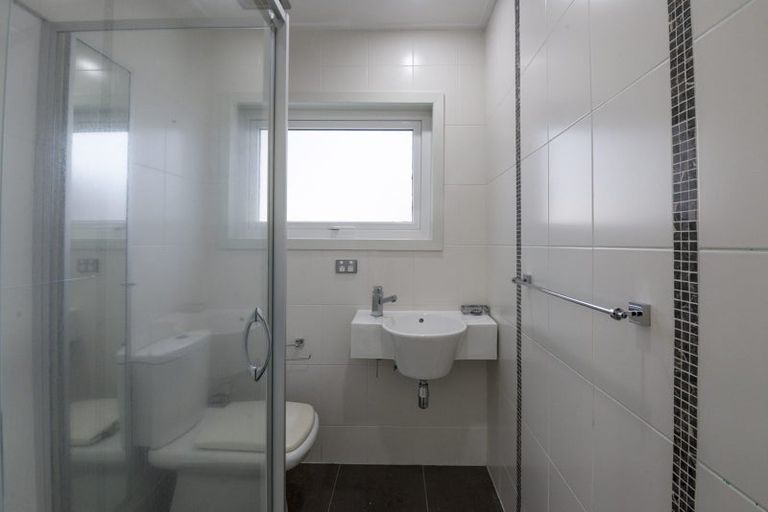 Photo of property in 1/16 Noall Street, Te Atatu Peninsula, Auckland, 0610