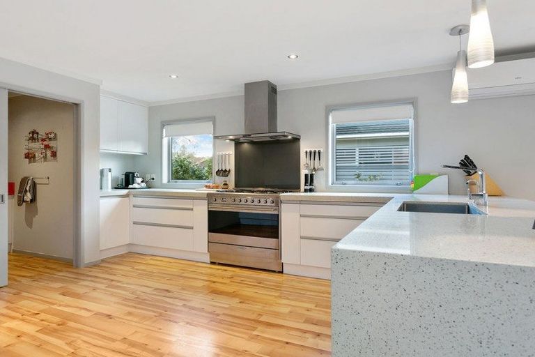 Photo of property in 17 Sheridan Crescent, Leamington, Cambridge, 3432