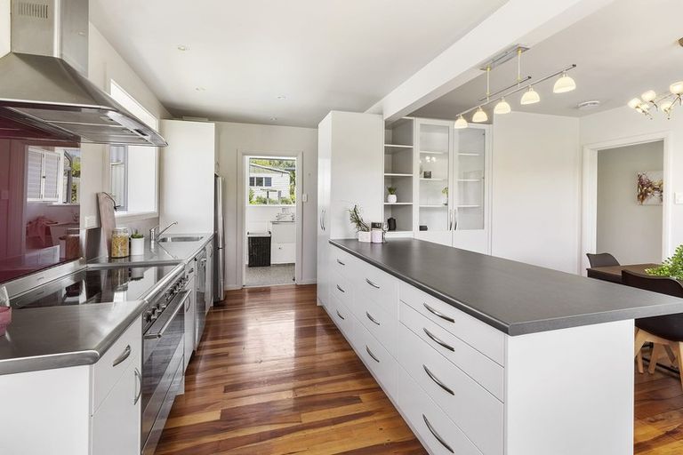 Photo of property in 130 Main Road, Titahi Bay, Porirua, 5022