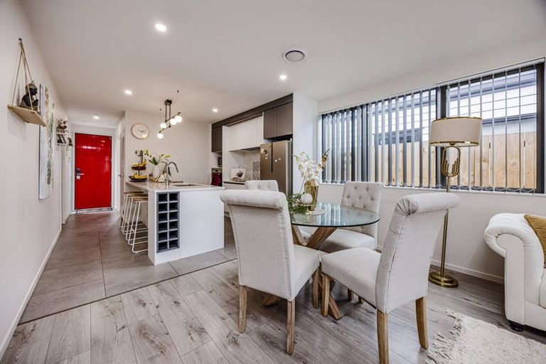 Photo of property in 14 Clayden Shuttleworth Street, Papakura, 2110