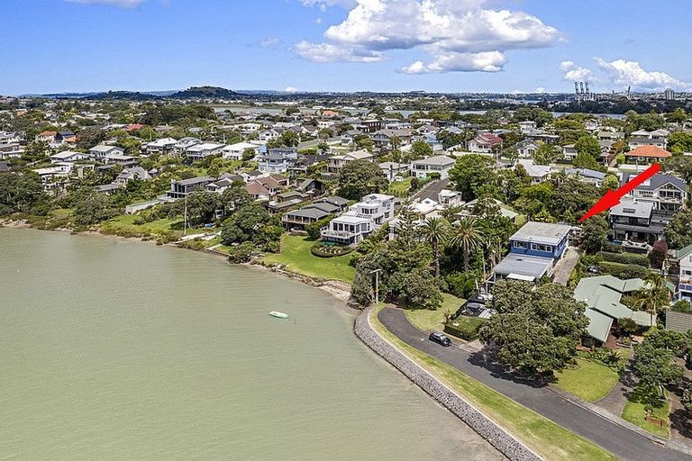 Photo of property in 1/22 Lansdowne Street, Bayswater, Auckland, 0622