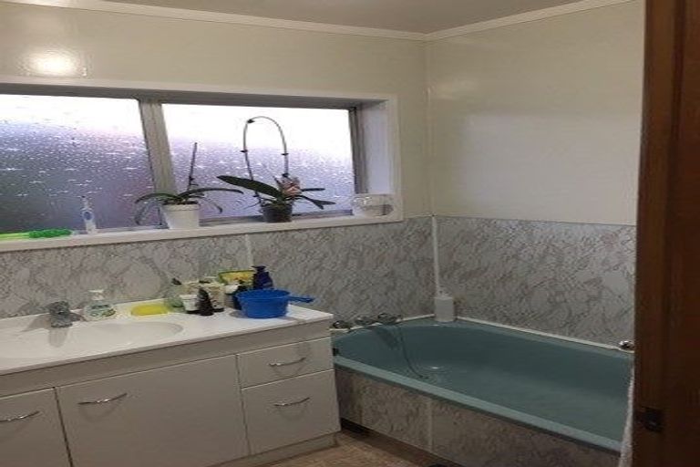 Photo of property in 1/169 Forrest Hill Road, Forrest Hill, Auckland, 0620