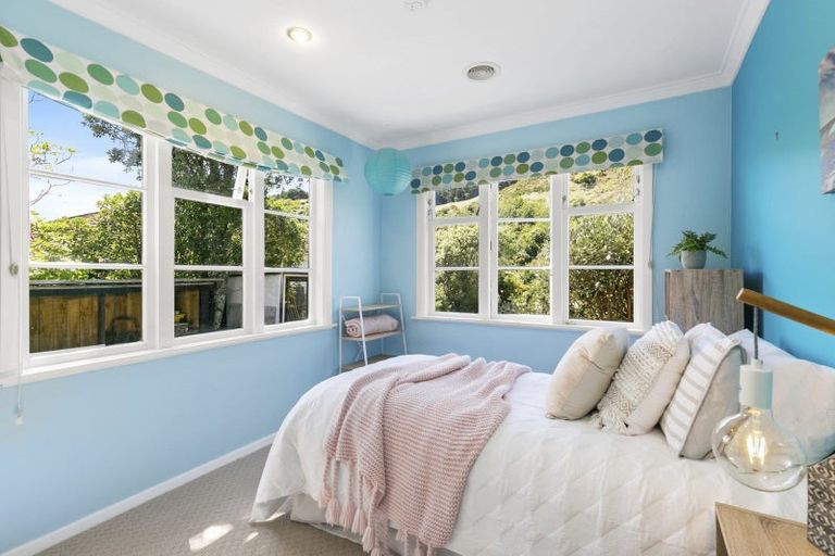 Photo of property in 54 Collins Avenue, Tawa, Wellington, 5028