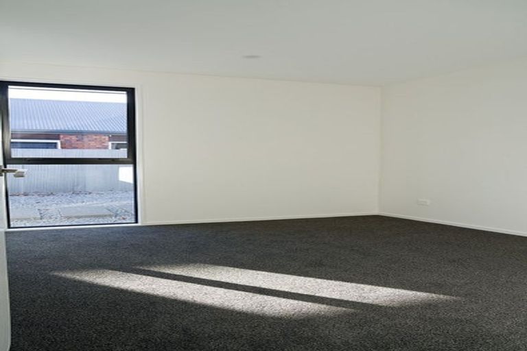 Photo of property in 53a Dunedin Street, Redwood, Christchurch, 8051