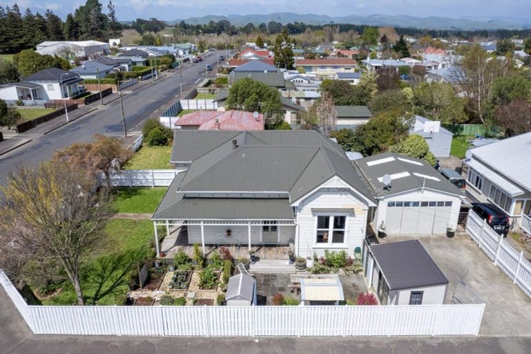 Photo of property in 8 York Street, Dannevirke, 4930