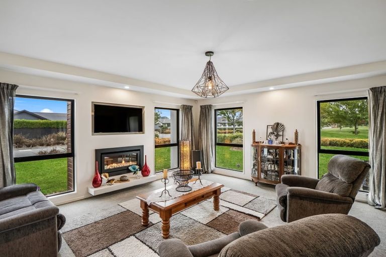 Photo of property in 21 Watkins Drive, Rangiora, 7400