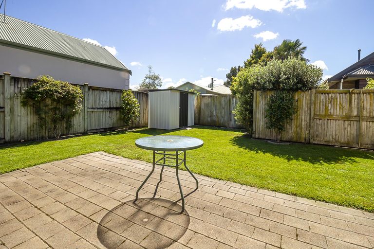 Photo of property in 27 Pirie Street, Palmerston North, 4410