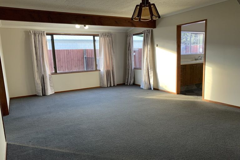 Photo of property in 52 Momorangi Crescent, Redwood, Christchurch, 8051