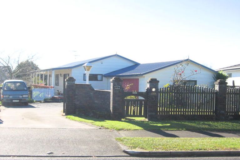 Photo of property in 3 Balmore Place, Wattle Downs, Auckland, 2103