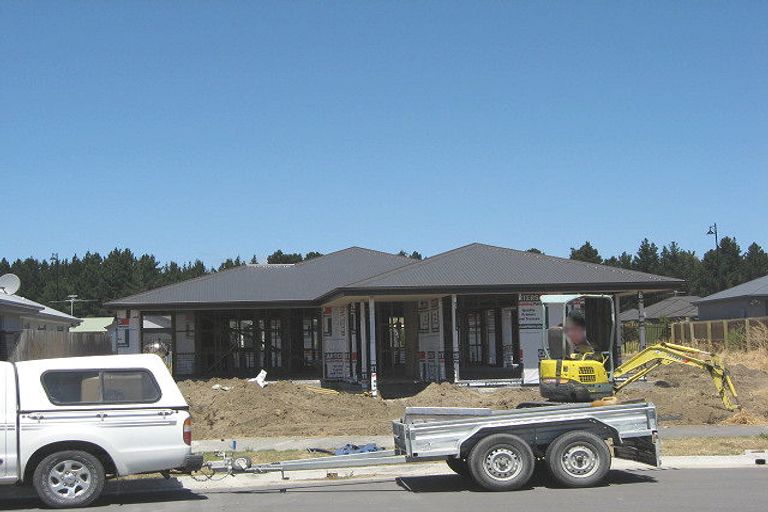 Photo of property in 27 Papaumu Green, Parklands, Christchurch, 8083