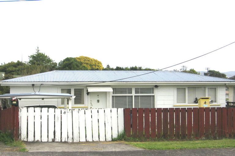 Photo of property in 1/4 Adriatic Avenue, Henderson, Auckland, 0612