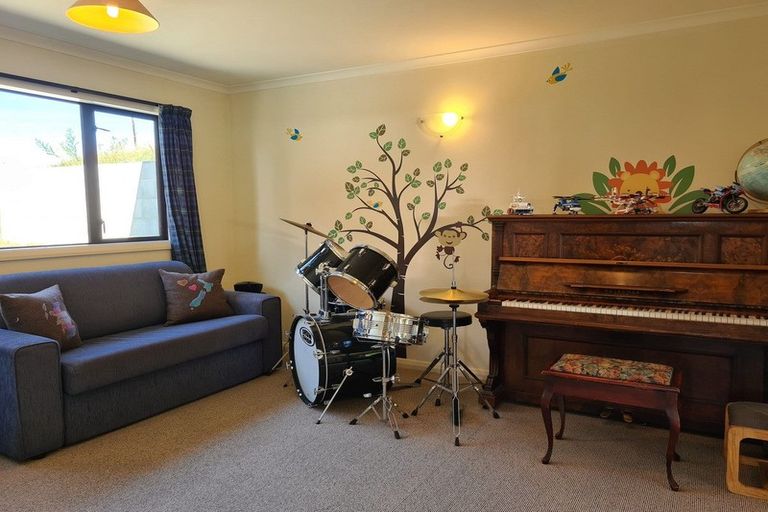 Photo of property in 1 Sams Place, Lake Tekapo, 7999