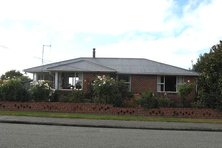 Photo of property in 8 Carlisle Street, Waimate, 7924