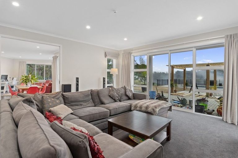 Photo of property in 402 Paremoremo Road, Paremoremo, Auckland, 0632