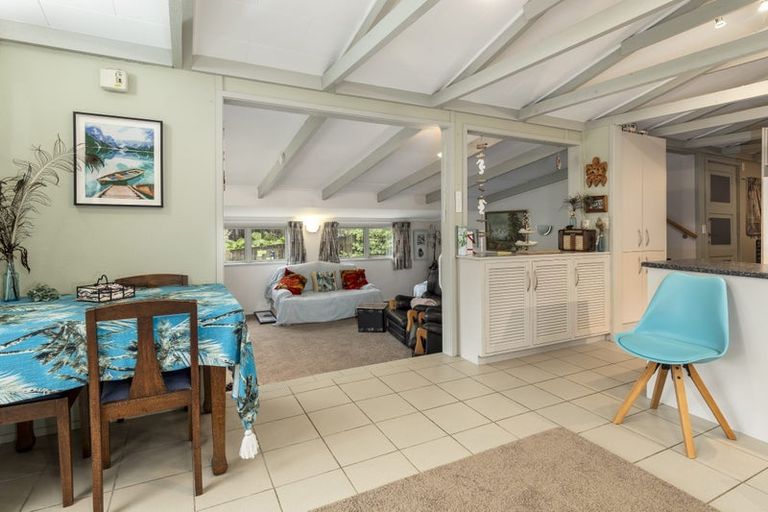 Photo of property in 19 Sandy Bay Road, Black Rock, Picton, 7282