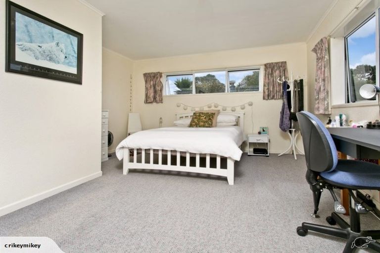 Photo of property in 21 Tui Glen Road, Birkenhead, Auckland, 0626