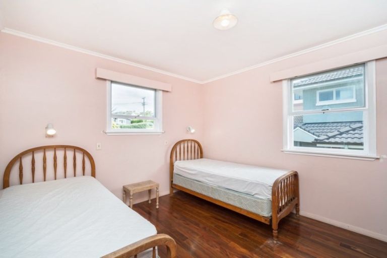 Photo of property in 66 Tindalls Bay Road, Tindalls Beach, Whangaparaoa, 0930