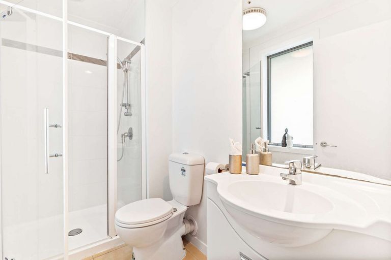 Photo of property in 36 Gunner Drive, Te Atatu Peninsula, Auckland, 0610