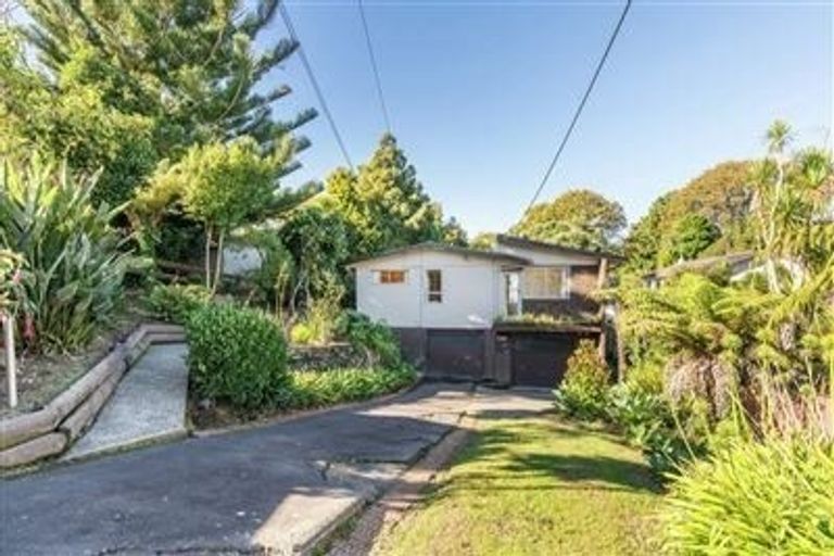 Photo of property in 22 Korotaha Terrace, Rothesay Bay, Auckland, 0630
