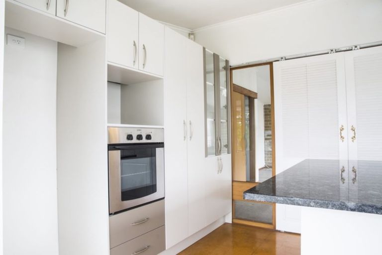 Photo of property in 5 Tiber Road, Forrest Hill, Auckland, 0620