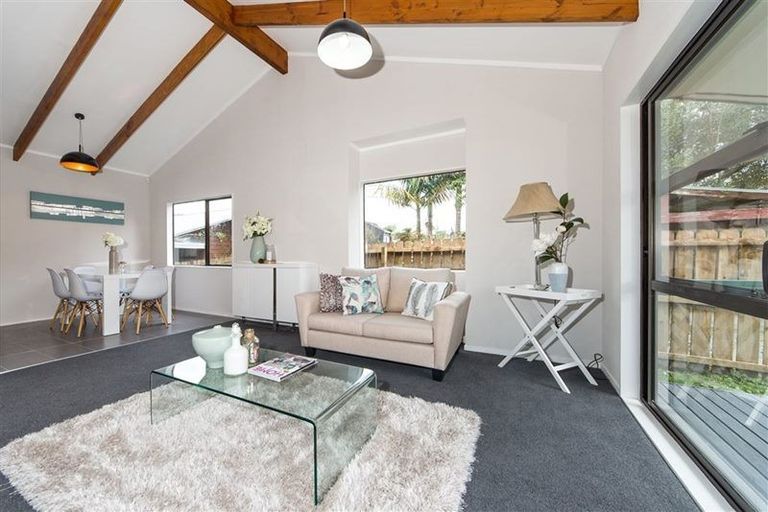 Photo of property in 6/390 West Coast Road, Glen Eden, Auckland, 0602
