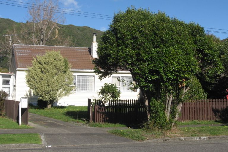 Photo of property in 31 Benge Crescent, Naenae, Lower Hutt, 5011
