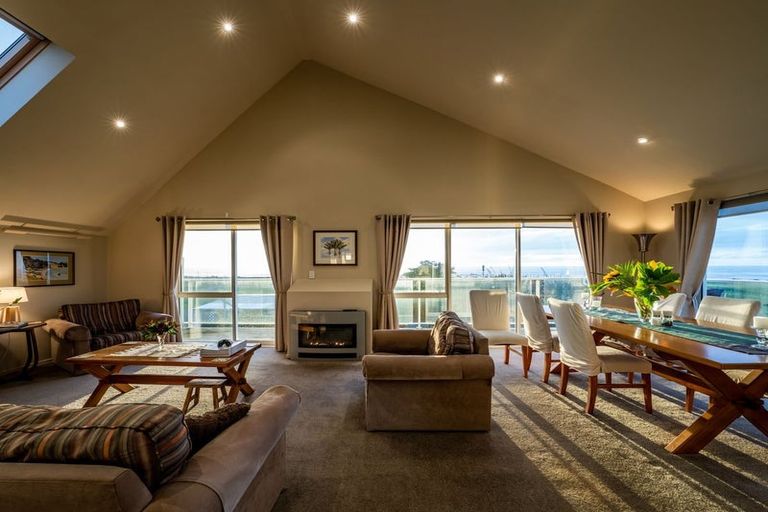 Photo of property in 33 Beach Street, Hokitika, 7810