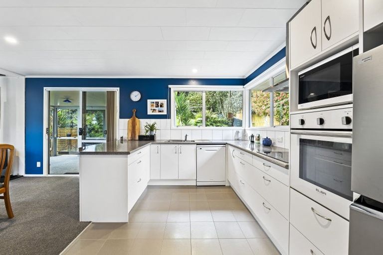Photo of property in 21 Ambury Place, Merrilands, New Plymouth, 4312