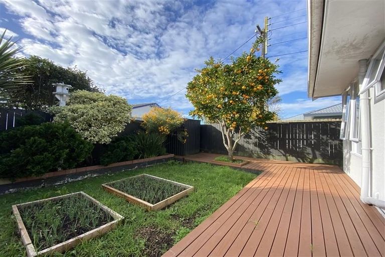 Photo of property in 2/127 Swanson Road, Henderson, Auckland, 0610