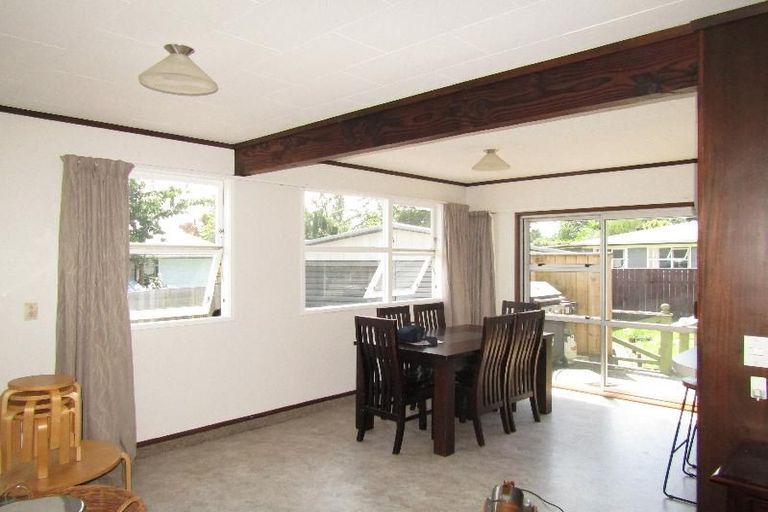 Photo of property in 16 Kotare Street, Hilltop, Taupo, 3330