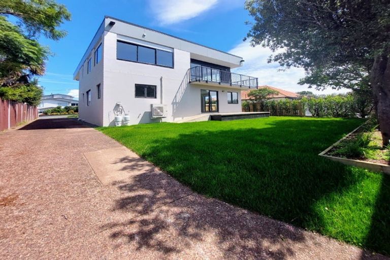 Photo of property in 122a Bucklands Beach Road, Bucklands Beach, Auckland, 2012