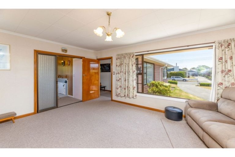 Photo of property in 4 Fenhall Street, Russley, Christchurch, 8042