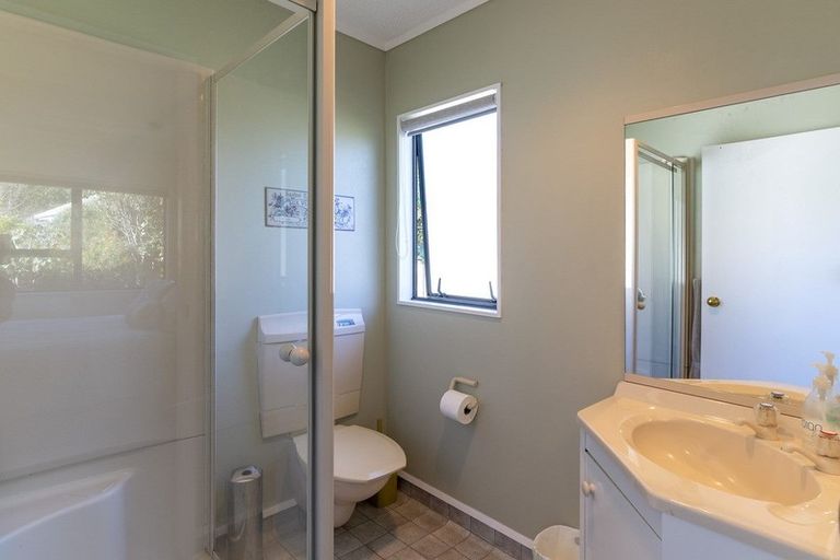 Photo of property in 406b Te Moana Road, Waikanae, 5036