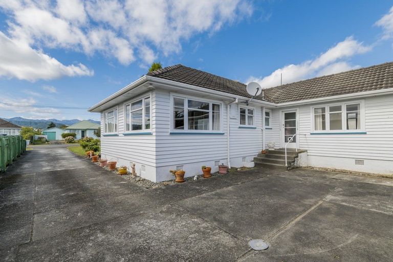 Photo of property in 9 Bowen Street, Levin, 5510