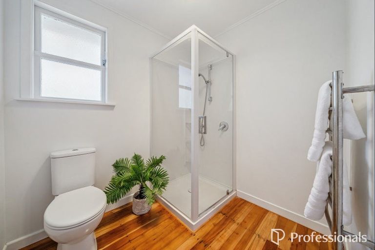 Photo of property in 18 Barberry Grove, Maungaraki, Lower Hutt, 5010