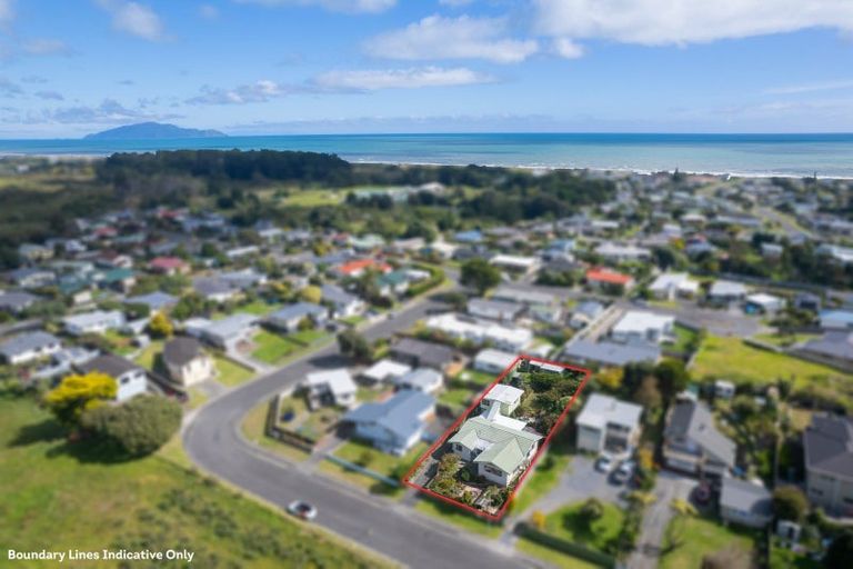 Photo of property in 14 Robert Mckeen Street, Otaki Beach, Otaki, 5512