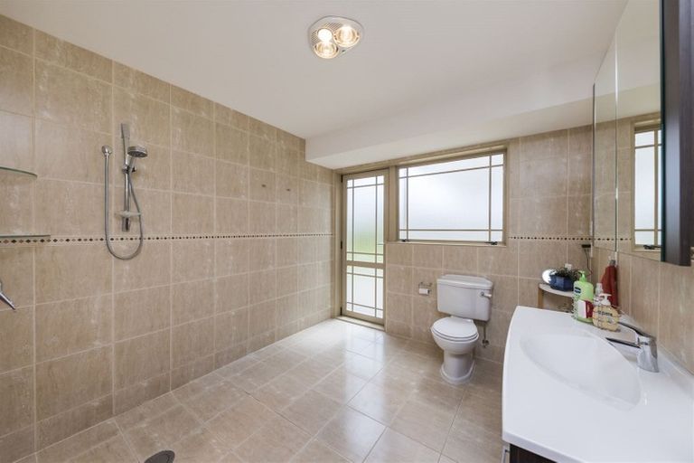 Photo of property in 11 Brookside Close, Highbury, Palmerston North, 4412