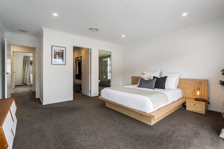 Photo of property in 3 Madden Avenue, Kumeu, 0810