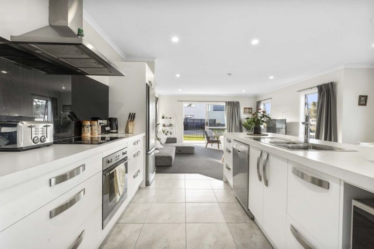 Photo of property in 15 Anna Jean Crescent, Flagstaff, Hamilton, 3210