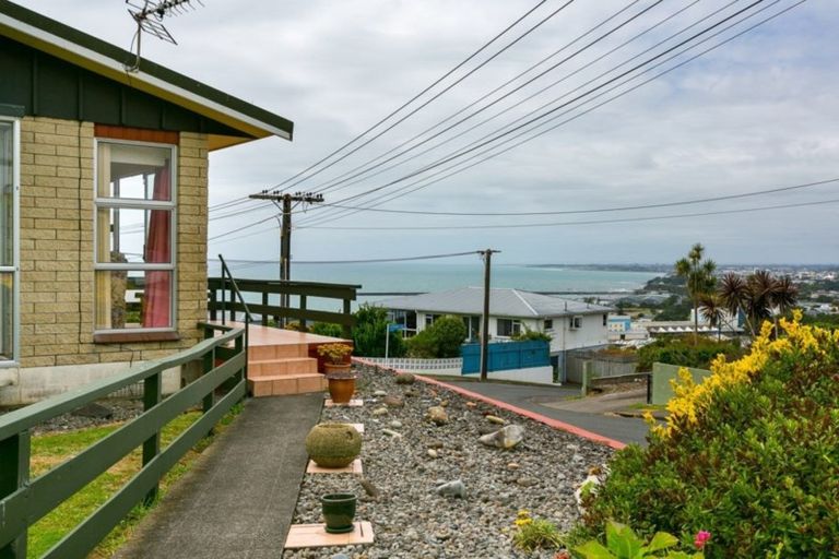 Photo of property in 3 Findlay Street, Moturoa, New Plymouth, 4310