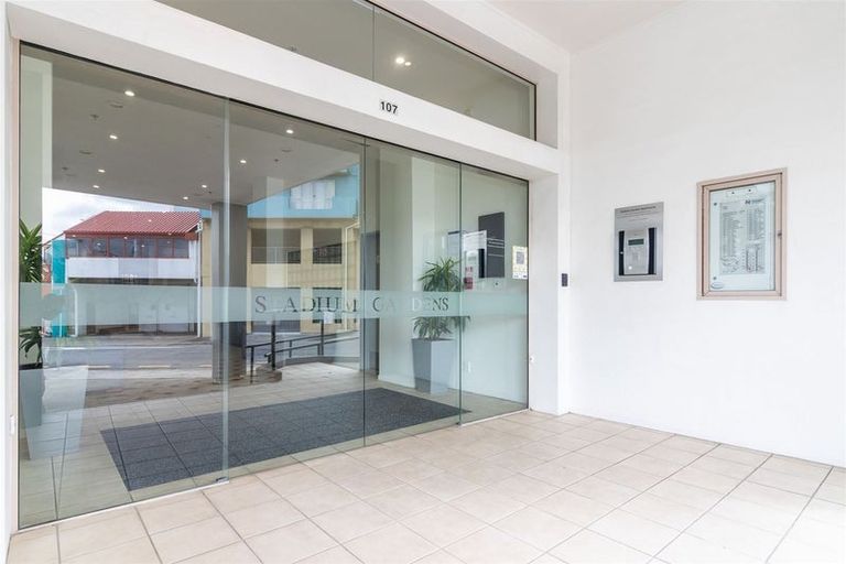 Photo of property in Stadium Garden Flats, 306/107 Thorndon Quay, Pipitea, Wellington, 6011