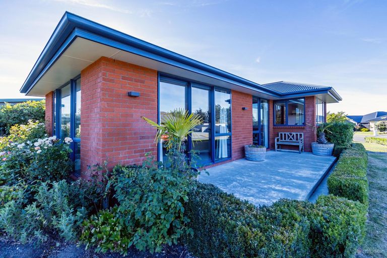 Photo of property in 1 Eric Batchelor Place, Waimate, 7924