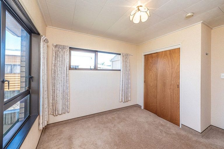 Photo of property in 12 Warwick Place, Springvale, Whanganui, 4501