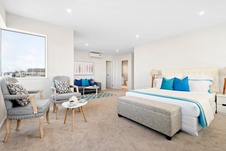 Photo of property in 16 Toanui Road, Hobsonville, Auckland, 0616