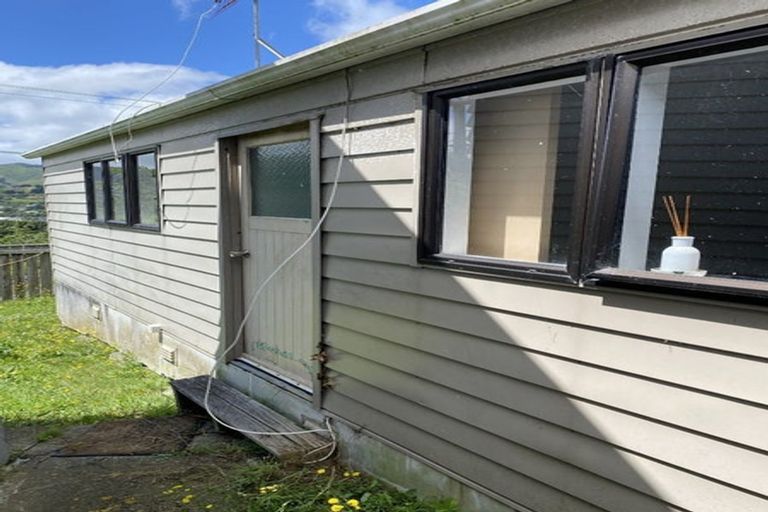 Photo of property in 16 Chester Road, Tawa, Wellington, 5028