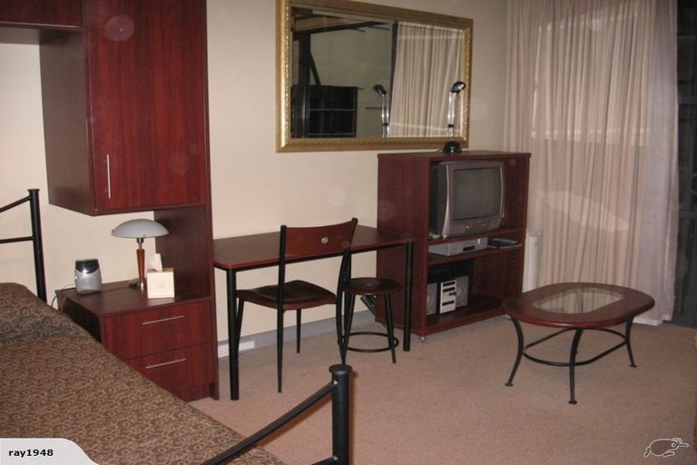 Photo of property in Atrium Apartments, 2h/154 The Terrace, Wellington Central, Wellington, 6011