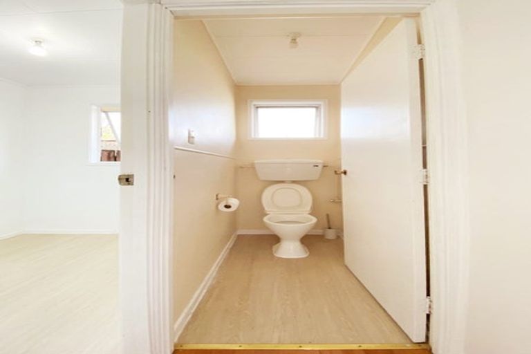 Photo of property in 59 Casuarina Road, Half Moon Bay, Auckland, 2012